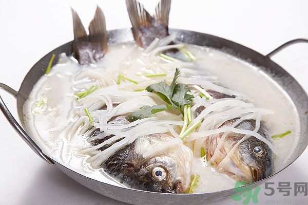 芥末可以和鯽魚(yú)一起吃嗎？芥末和鯽魚(yú)一起吃好嗎？