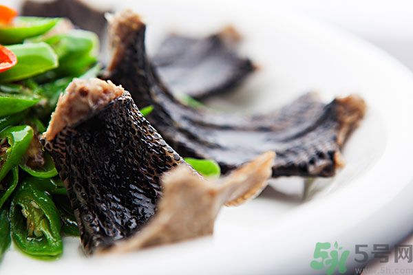 夏天吃蛇肉可以清火嗎？夏天吃蛇肉可以降火嗎？