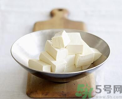 包菜可以和豆腐一起炒嗎？包菜能和豆腐一起吃嗎？