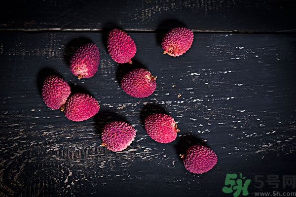 荔枝可以和雞蛋一起吃嗎？荔枝和雞蛋一起吃好嗎？