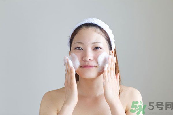 洗臉用什么醋最好？洗臉用白醋好還是米醋好？