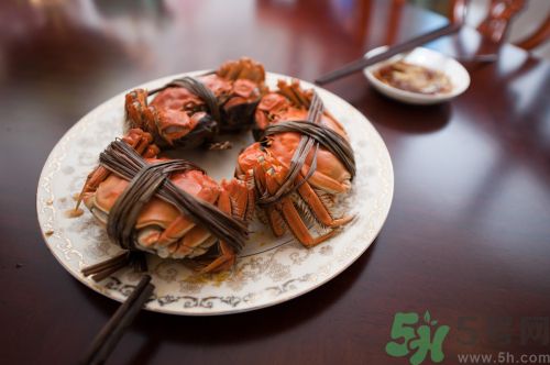 螃蟹和牛奶可以一起吃嗎？螃蟹和牛奶一起吃好嗎