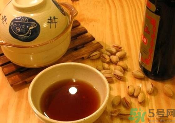 女性喝菖蒲酒有什么好處？女性喝菖蒲酒可以調(diào)經(jīng)嗎？