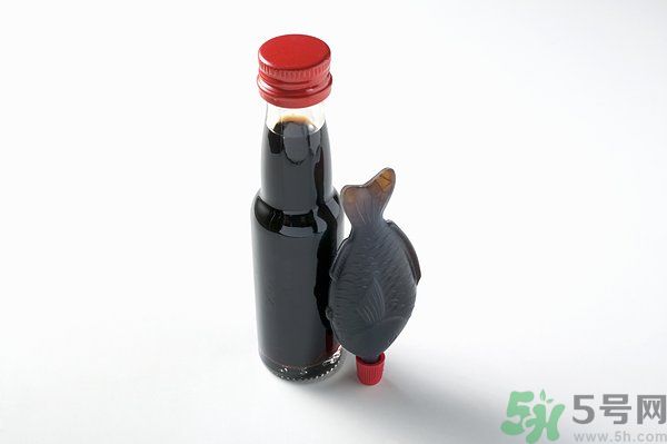 老抽和生抽的區(qū)別方法？怎么區(qū)分生抽和老抽？