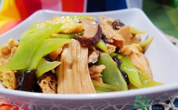 萵筍可以和香菇一起炒嗎？萵筍和香菇一起吃好嗎？