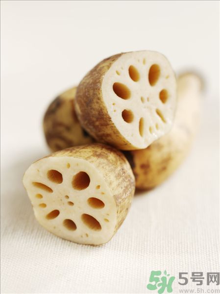 蓮藕里面的泥怎么清理？蓮藕里面的泥巴怎么洗？