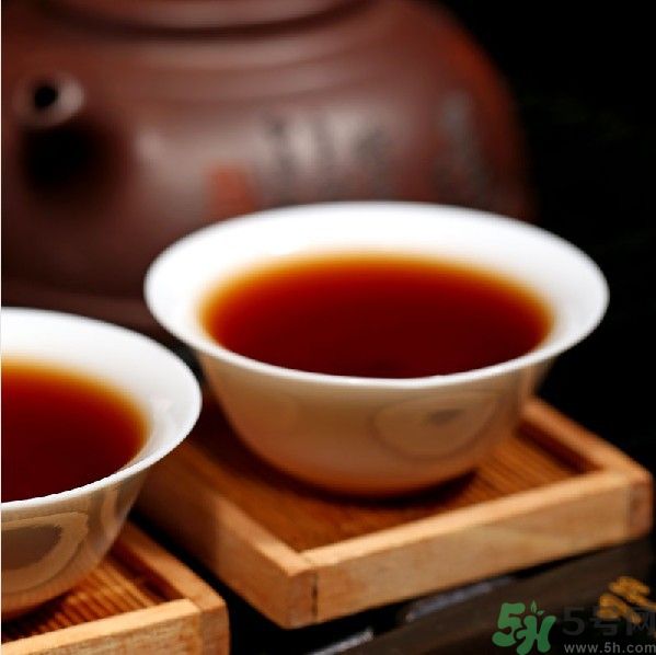 普洱茶生茶好還是熟茶好？普洱茶的功效與作用？