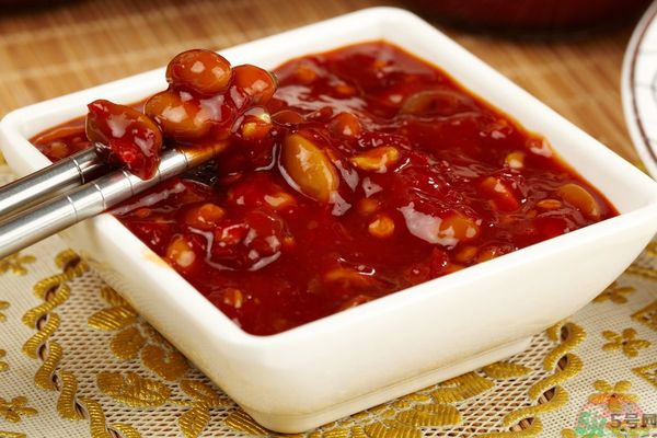 豆瓣醬的做法？豆瓣醬和黃豆醬的區(qū)別？