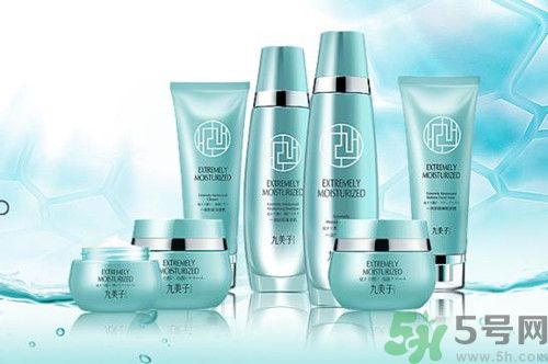 中學(xué)生可以用化妝品嗎？中學(xué)生用化妝品好嗎？