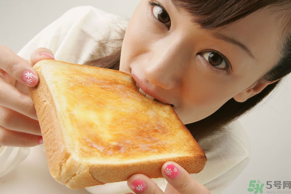 青春期女生吃很多是怎么回事？青春期女生很能吃怎么辦？