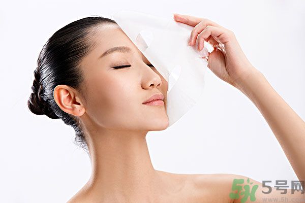洗澡的時候可以敷面膜嗎？敷面膜和洗澡的順序