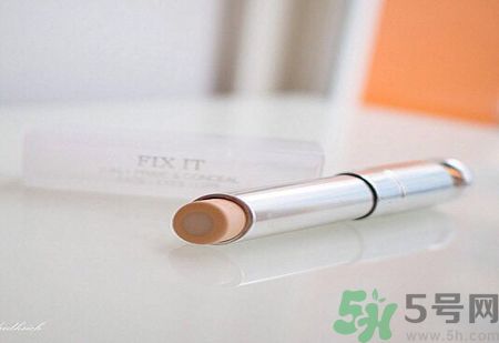 Dior瞬效美肌遮瑕膏適合什么膚質(zhì)？什么膚質(zhì)適合用Dior瞬效美肌遮瑕膏？