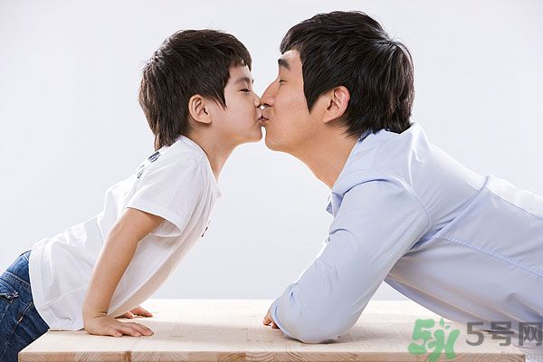 父親節(jié)給爸爸買(mǎi)什么禮物好？父親節(jié)送什么禮物給爸爸？