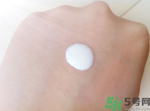 蘇菲娜sofina防曬霜哪款好用？sofina防曬白蕾絲藍(lán)蕾絲區(qū)別