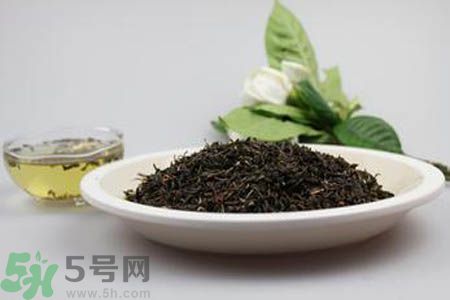 茉莉花茶可以和玫瑰花茶一起喝嗎？茉莉花茶和玫瑰花茶一起泡著喝好嗎？
