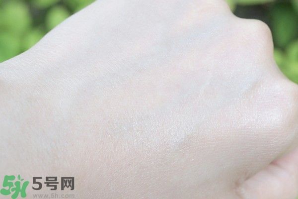 法國嬌蘭幻彩流星亮膚修顏液怎么使用？法國嬌蘭幻彩流星亮膚修顏液使用方法