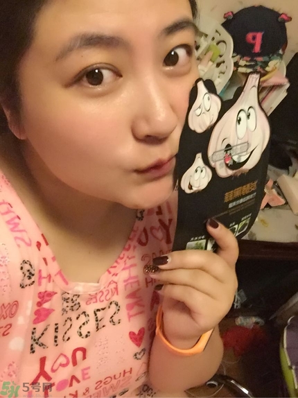 歐尚坊黑面膜怎么樣？歐尚坊黑蒜竹炭蠶絲面膜好用嗎？