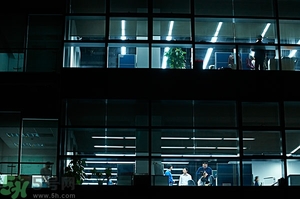 熬夜上火牙齦腫痛怎么辦？熬夜上火喉嚨痛怎么辦？