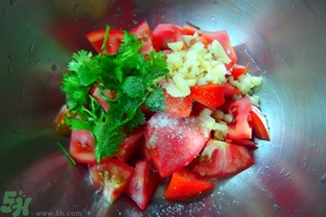 夏天秋葵怎么做好吃？秋葵在夏天怎么做？