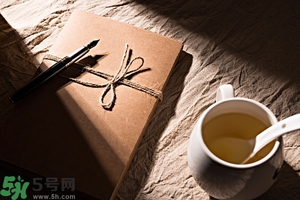 蜂蜜水隔夜還能喝嗎？蜂蜜水第二天還能喝嗎？