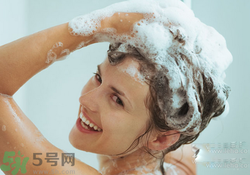 夏天一天洗幾次澡比較好？夏天一天洗幾次澡比較養(yǎng)生？