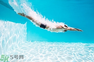浮潛是什么意思？深潛和浮潛有什么區(qū)別？?