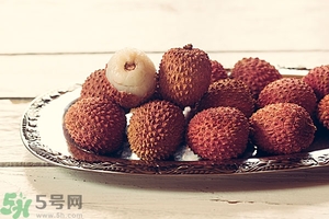 荔枝吃多了會上火嗎?怎么吃荔枝不上火？