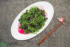 莧菜吃多了有什么壞處？莧菜吃多了大便紅色好嗎？
