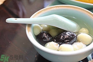 蓮子心能治失眠嗎？喝蓮心茶可以治療失眠嗎？