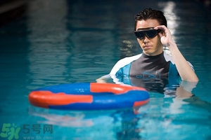 不會游泳可以浮潛嗎？浮潛需要會游泳么？