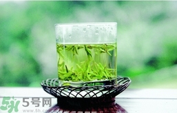 喝蓮子心能減肥嗎？蓮子心泡茶喝能減肥嗎？