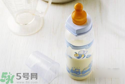 奶粉結(jié)塊是怎么回事？奶粉結(jié)塊可以吃嗎？