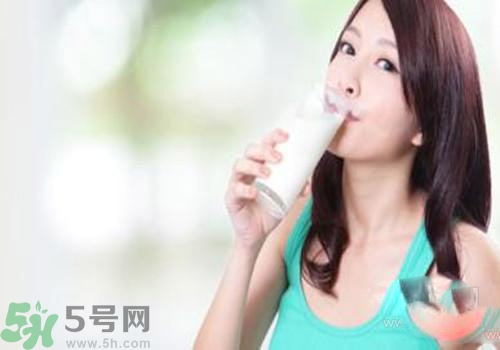 感冒可以喝羊奶嗎？喝羊奶可以治感冒嗎？