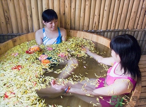 洗澡耳朵進(jìn)水了出不來怎么辦？洗澡時(shí)耳機(jī)進(jìn)水了怎么辦？