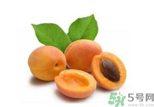 杏子上有黑點是怎么回事？杏子上有斑點可以吃嗎？