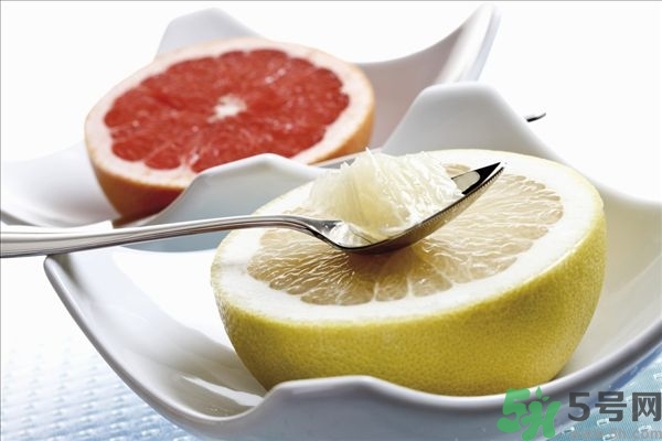 柚子是熱性的嗎？吃柚子要注意什么？