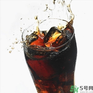 可樂第二天還可以喝嗎？隔夜的碳酸飲料可以喝嗎？