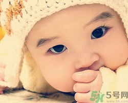 小孩指甲發(fā)白是怎么回事？小孩指甲發(fā)白怎么辦？