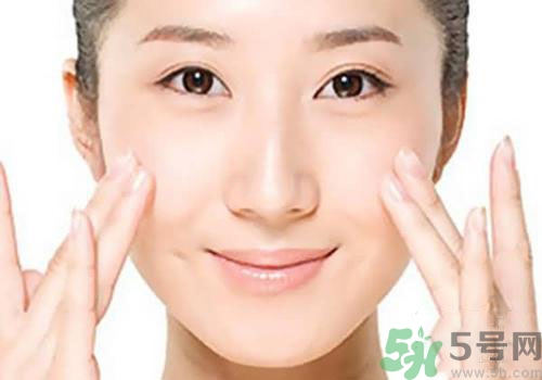 卸妝油怎么用？卸妝油的正確使用方法