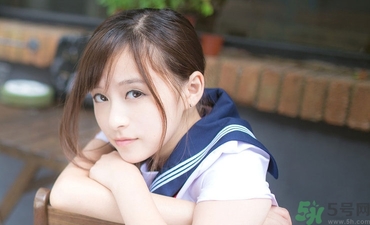 15歲月經(jīng)推遲二個月正常嗎？15歲兩個月沒來月經(jīng)是怎么回事？