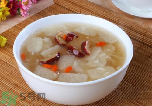 發(fā)燒可以喝冰糖雪梨嗎？發(fā)燒喝冰糖雪梨好嗎？