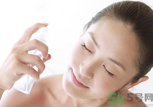 保濕噴霧怎么用？保濕噴霧的正確使用方法