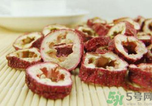 吃山楂片會上火嗎？上火可以吃山楂片嗎？