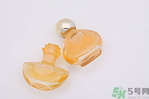 香水能掩蓋狐臭嗎？香水可以除狐臭嗎？
