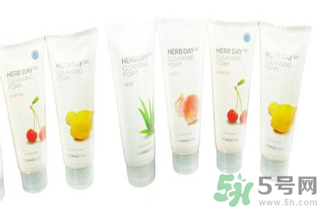 悅詩風吟和菲詩小鋪哪個好？悅詩風吟和菲詩小鋪哪個更好用？