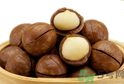 夏威夷果肉黏殼怎么辦？夏威夷果能放多久？