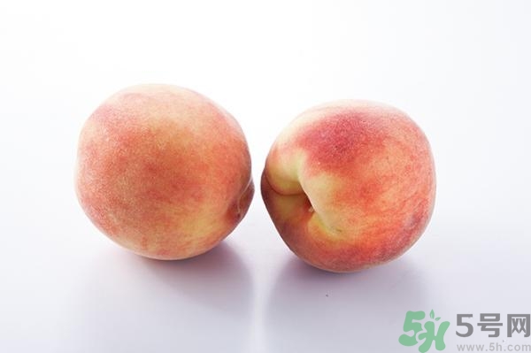 變軟的桃子能吃嗎？桃子軟了還能吃嗎？
