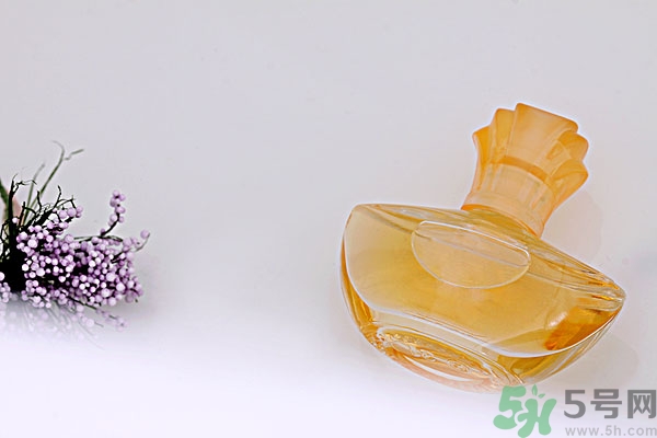 香水能掩蓋狐臭嗎？香水可以除狐臭嗎？