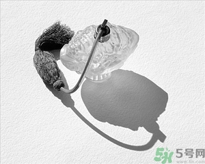 香水過敏了怎么辦？噴香水對身體有害嗎？