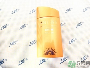 安耐曬為什么那么??？安耐曬是水狀液體的嗎？